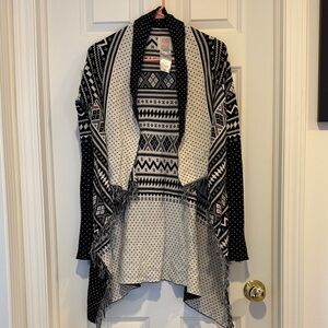 Quiksilver Black and White Patterned Women's Sweater size XS/S